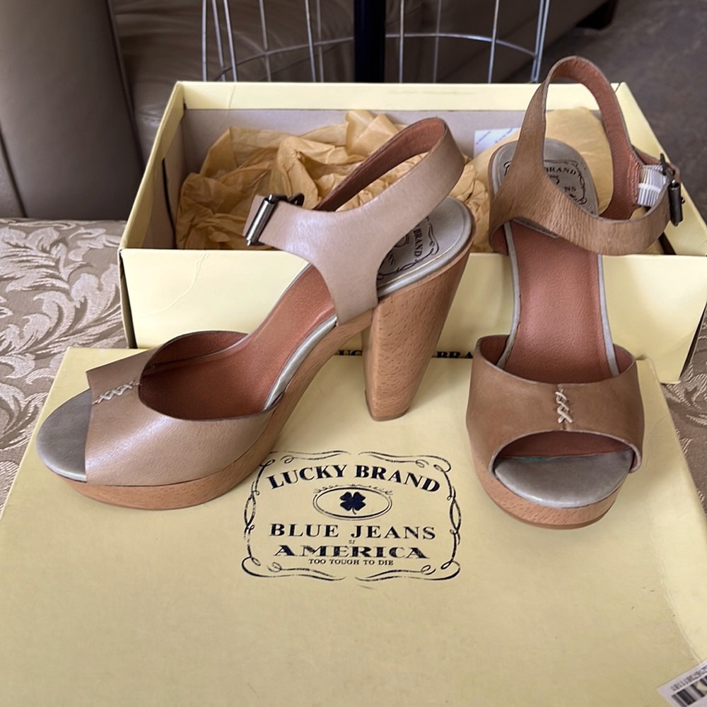 New Lucky brand strap platform heels